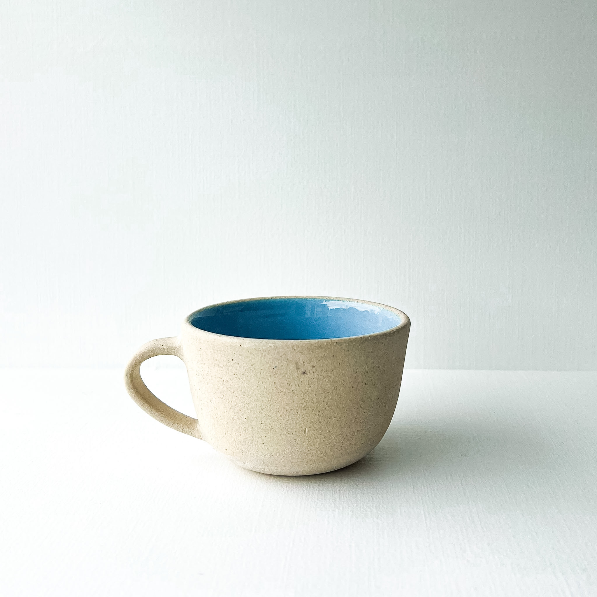 Taza tulipa baja crema interior color - AMERU-019